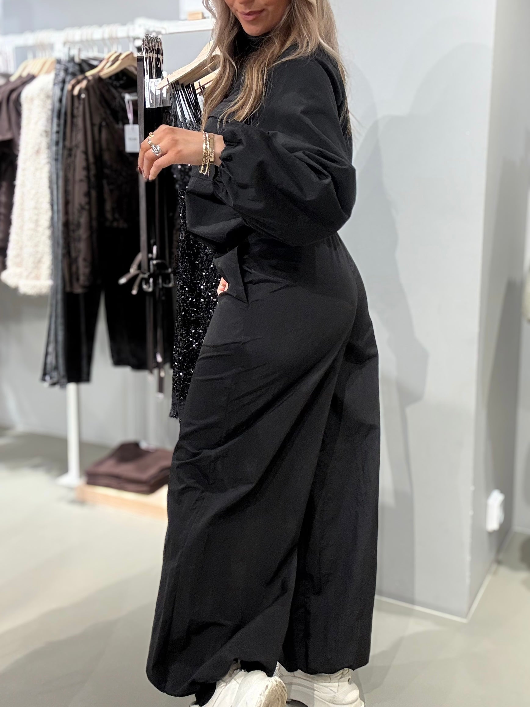 VISELMA Trousers - Black